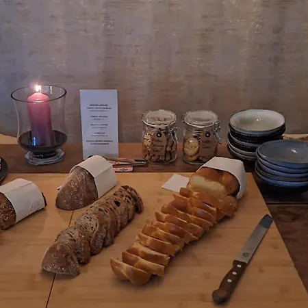 & Bistro Pele-mele Отель