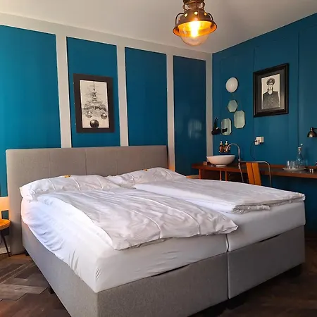 & Bistro Pele-mele Hotel